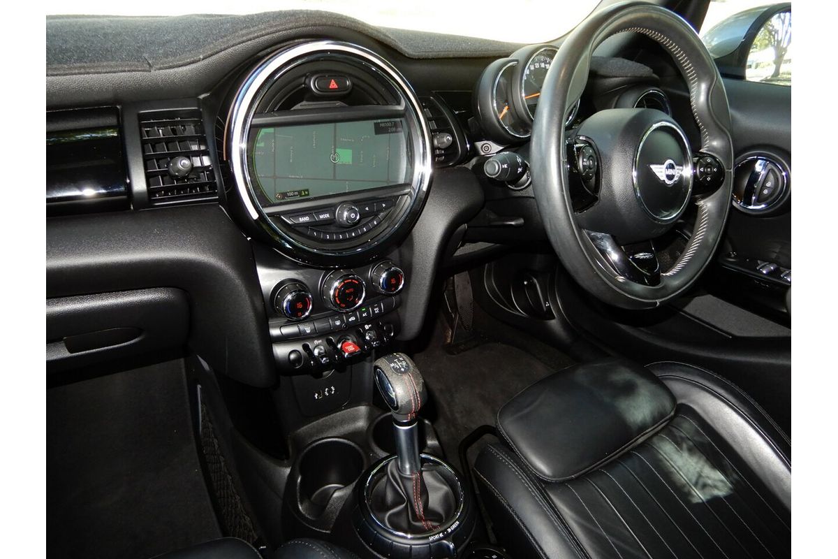 2017 MINI Cooper S F55