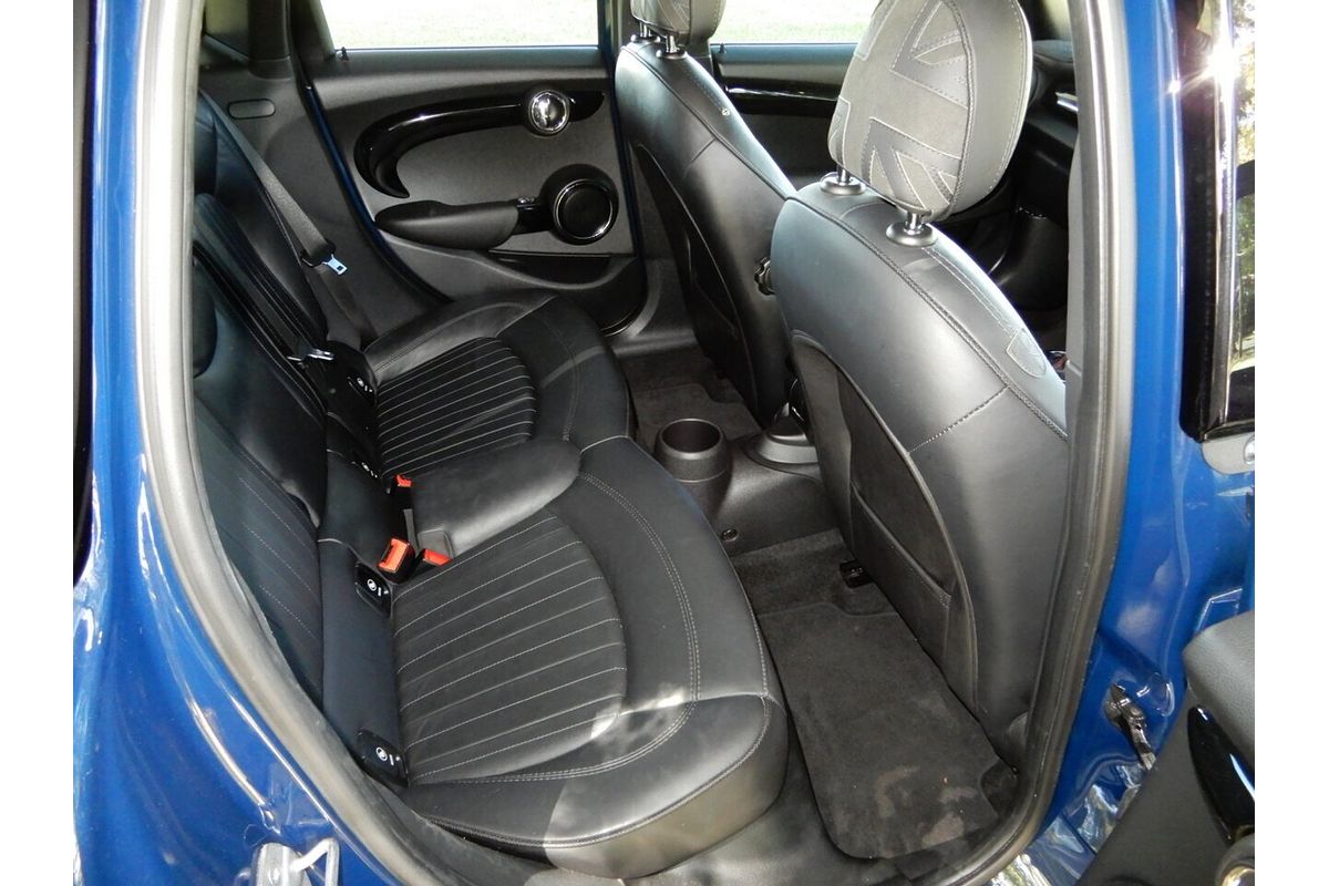 2017 MINI Cooper S F55