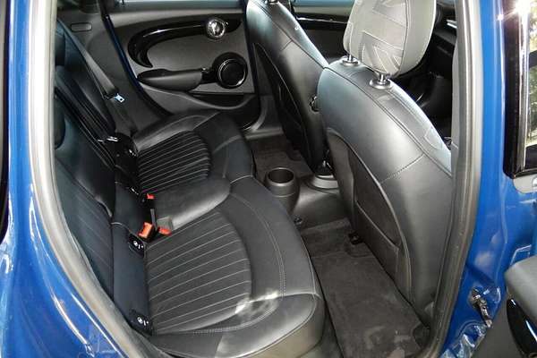 2017 MINI Cooper S F55