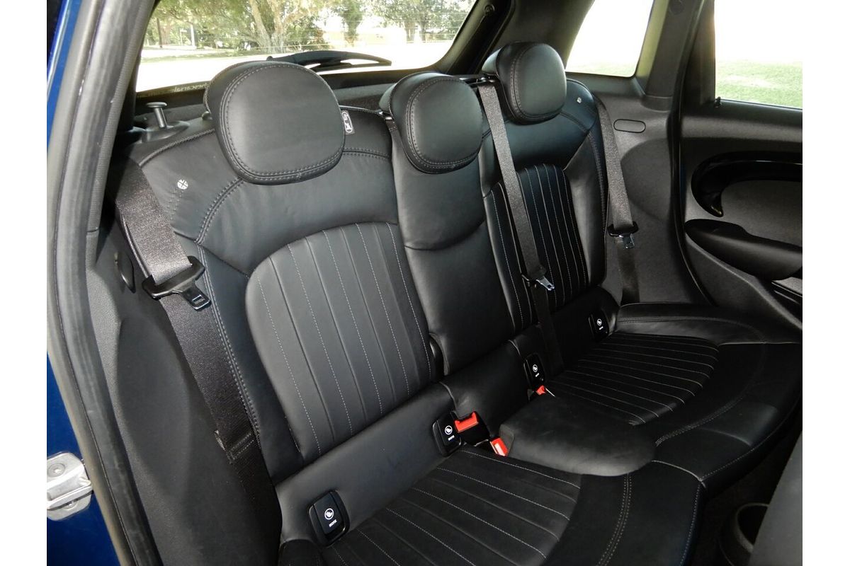 2017 MINI Cooper S F55