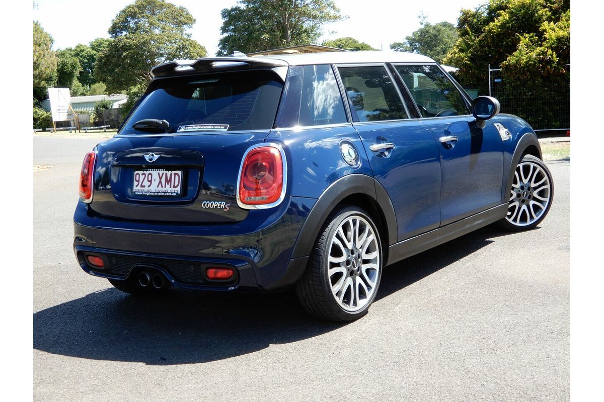 2017 MINI Cooper S F55