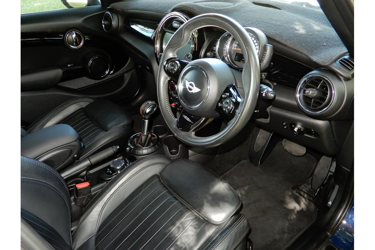 2017 MINI Cooper S F55