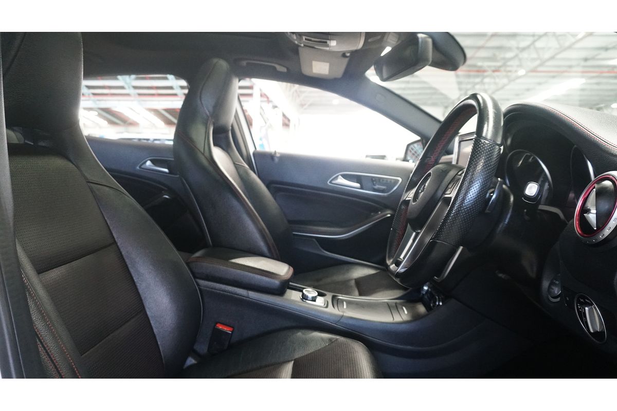2015 Mercedes-Benz GLA-Class GLA250 X156