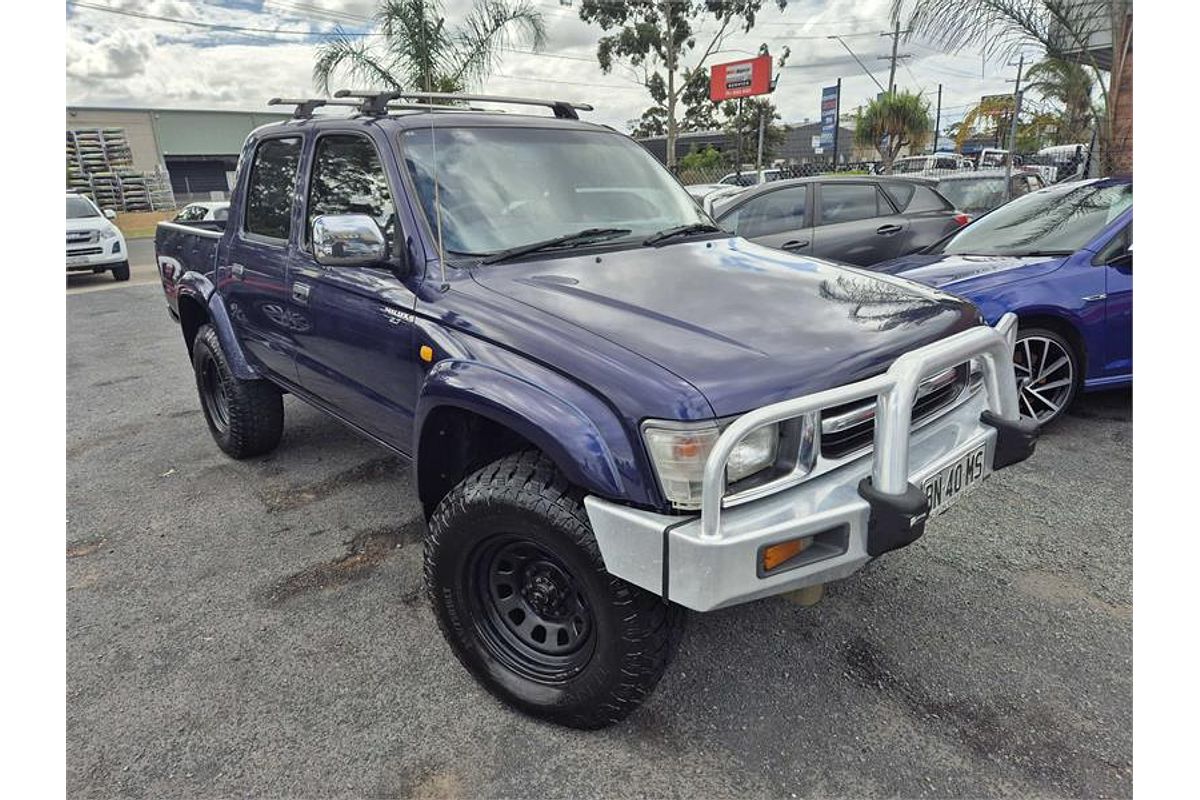 2000 Toyota HILUX SR5 (4x4) RZN169R