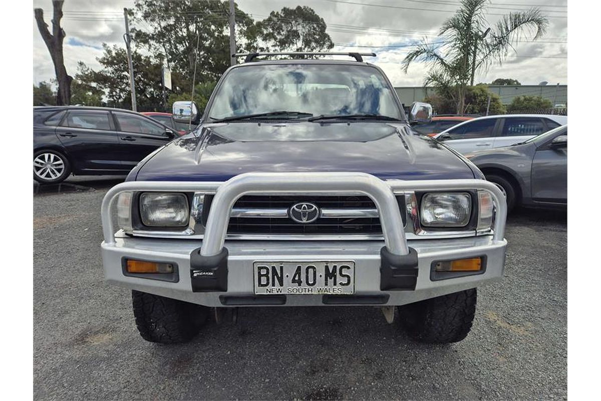 2000 Toyota HILUX SR5 (4x4) RZN169R
