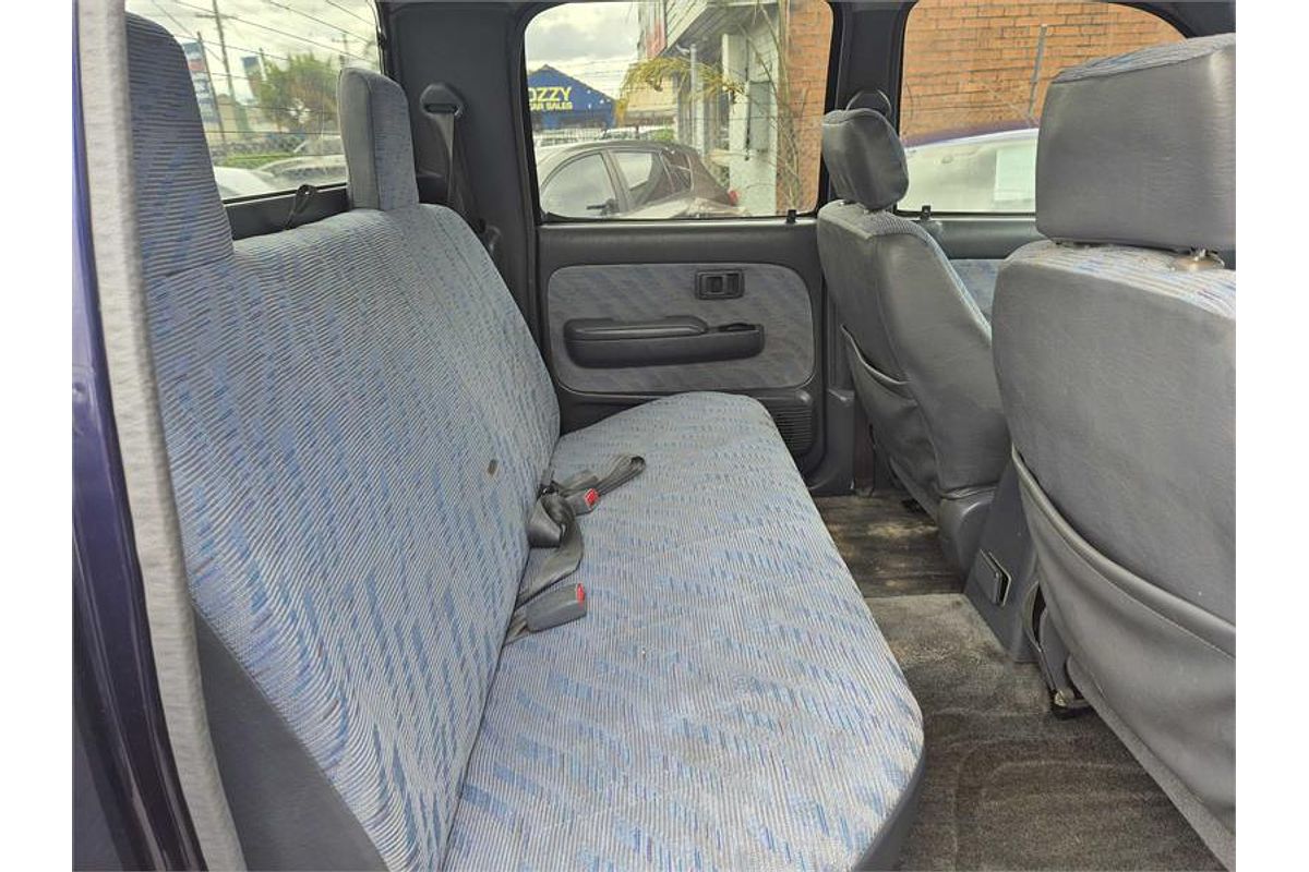 2000 Toyota HILUX SR5 (4x4) RZN169R