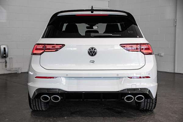 2024 Volkswagen Golf R 8