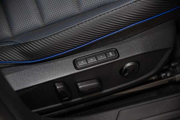 2024 Volkswagen Golf R 8