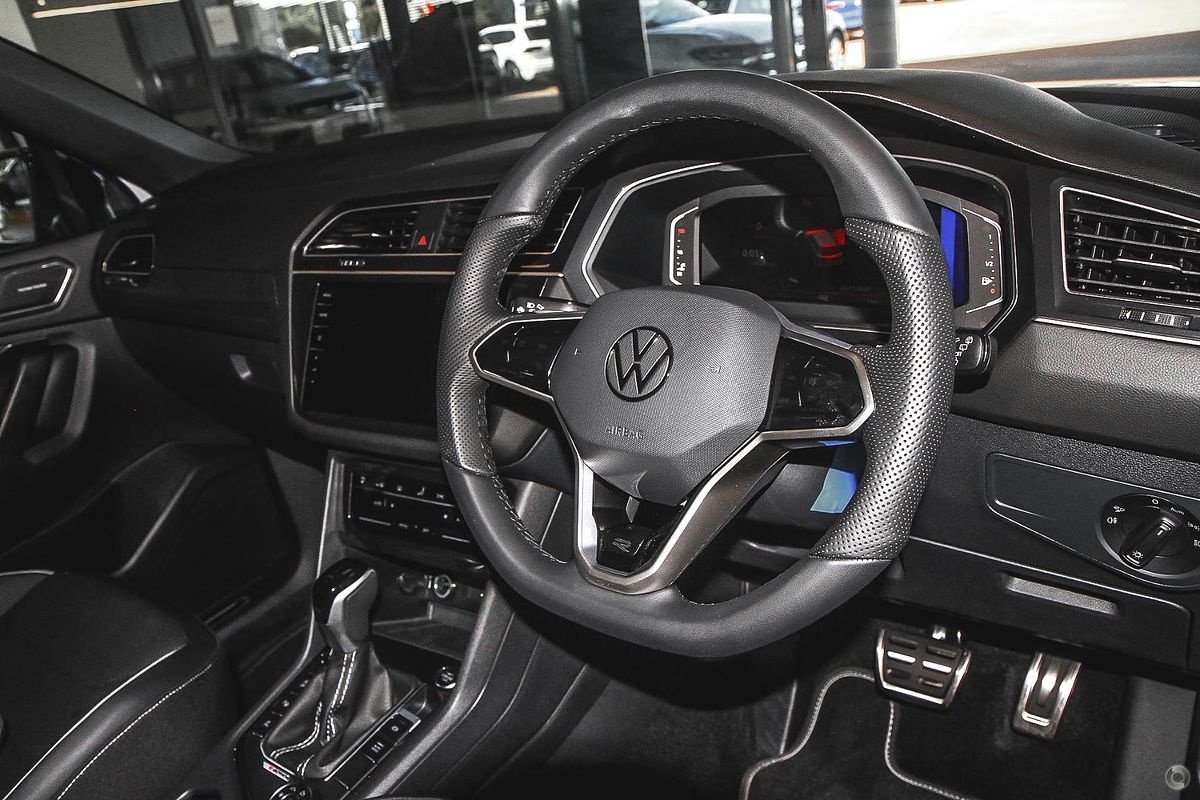 2024 Volkswagen Tiguan Wolfsburg Edition Allspace 5N