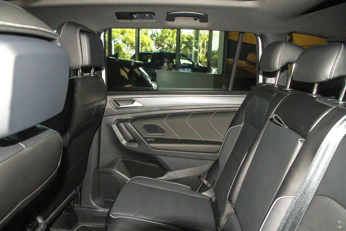 2024 Volkswagen Tiguan Wolfsburg Edition Allspace 5N