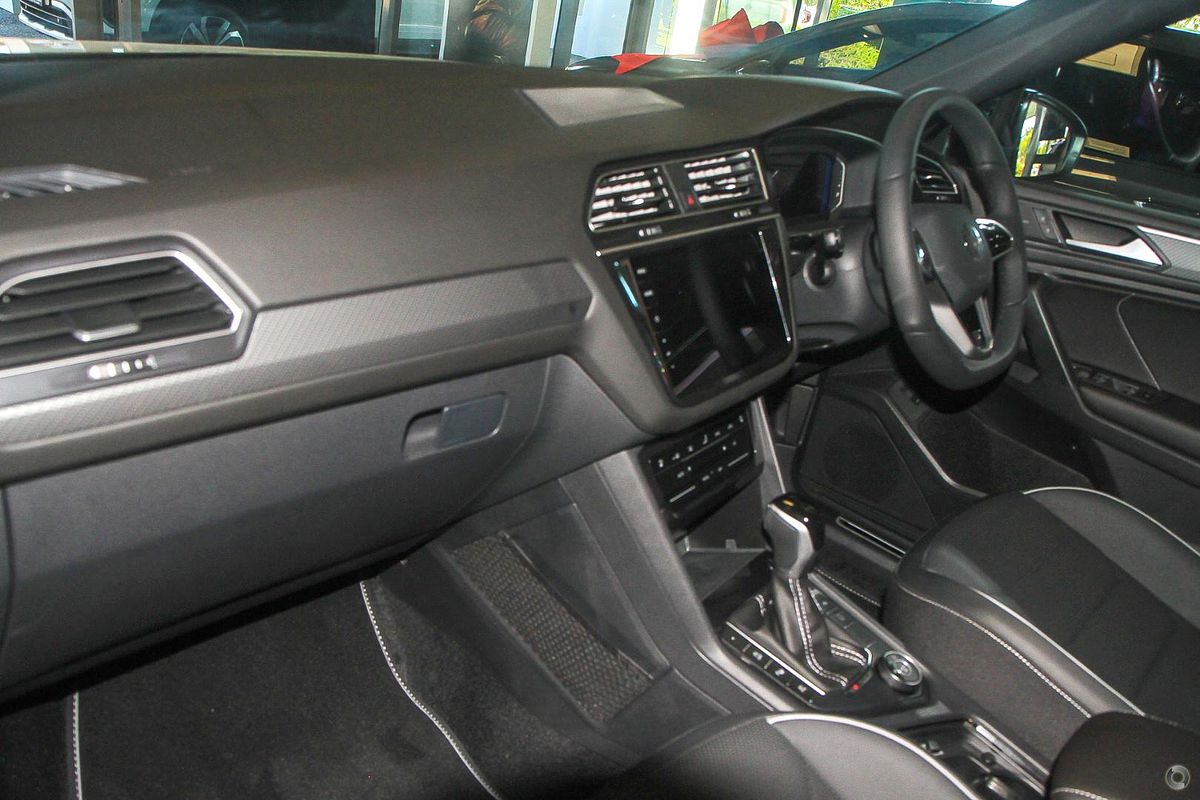2024 Volkswagen Tiguan Wolfsburg Edition Allspace 5N