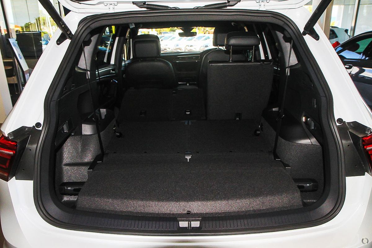 2024 Volkswagen Tiguan Wolfsburg Edition Allspace 5N
