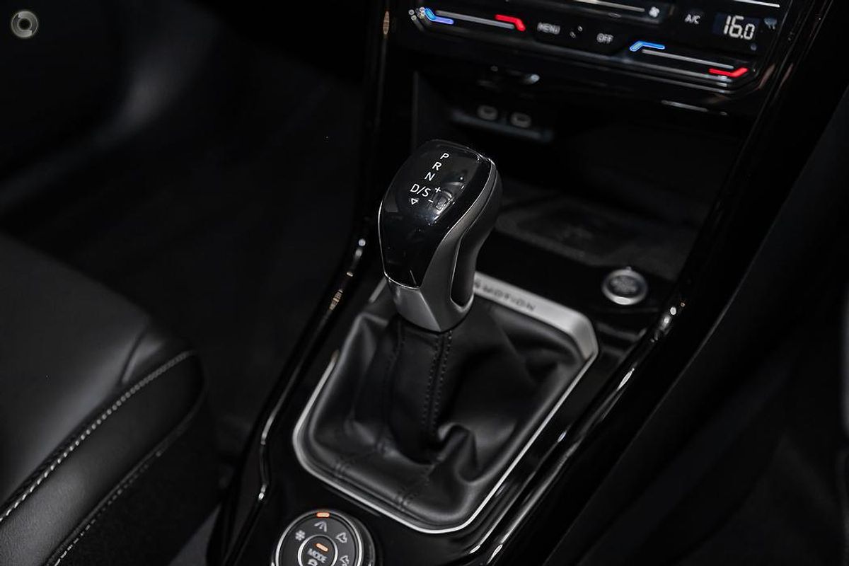 2024 Volkswagen T-Roc 140TSI R-Line D11