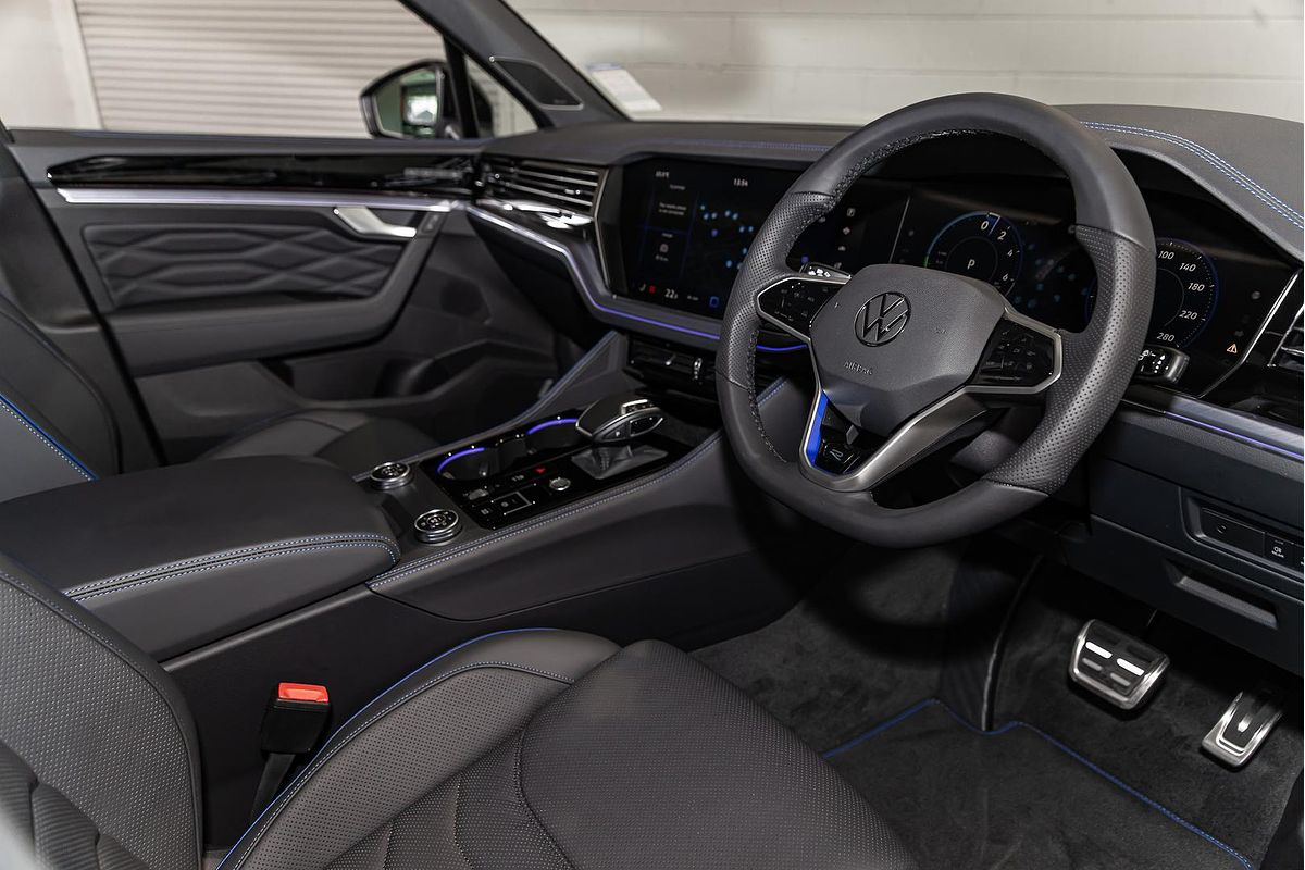 2024 Volkswagen Touareg R RC