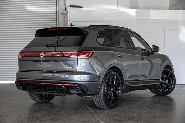 2024 Volkswagen Touareg R RC
