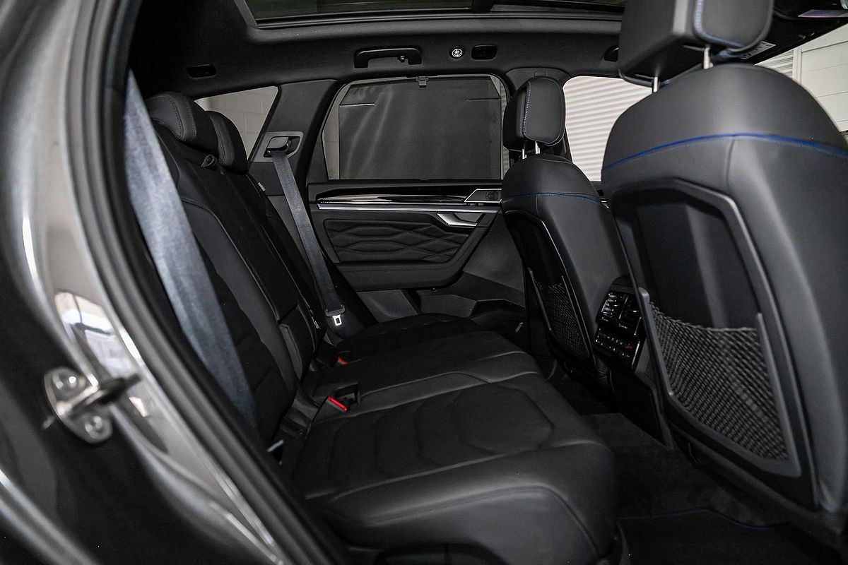 2024 Volkswagen Touareg R RC