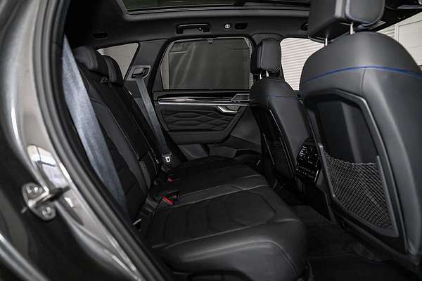 2024 Volkswagen Touareg R RC