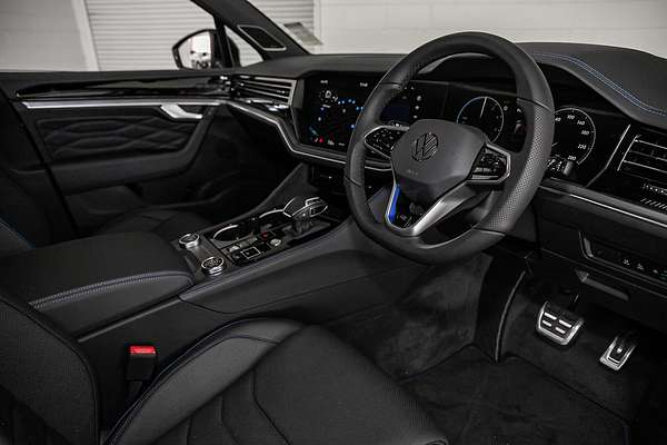 2024 Volkswagen Touareg R RC