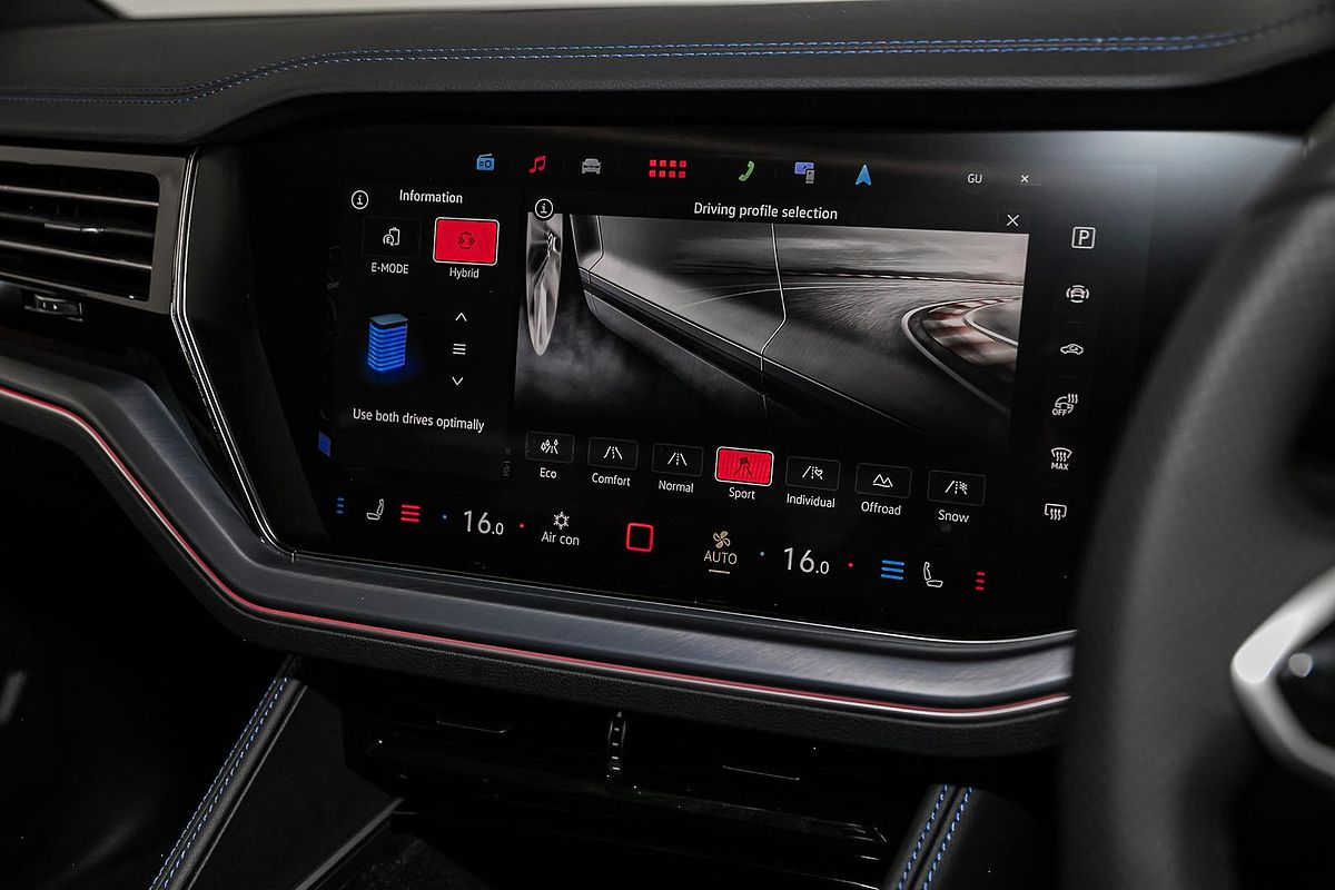 2024 Volkswagen Touareg R RC