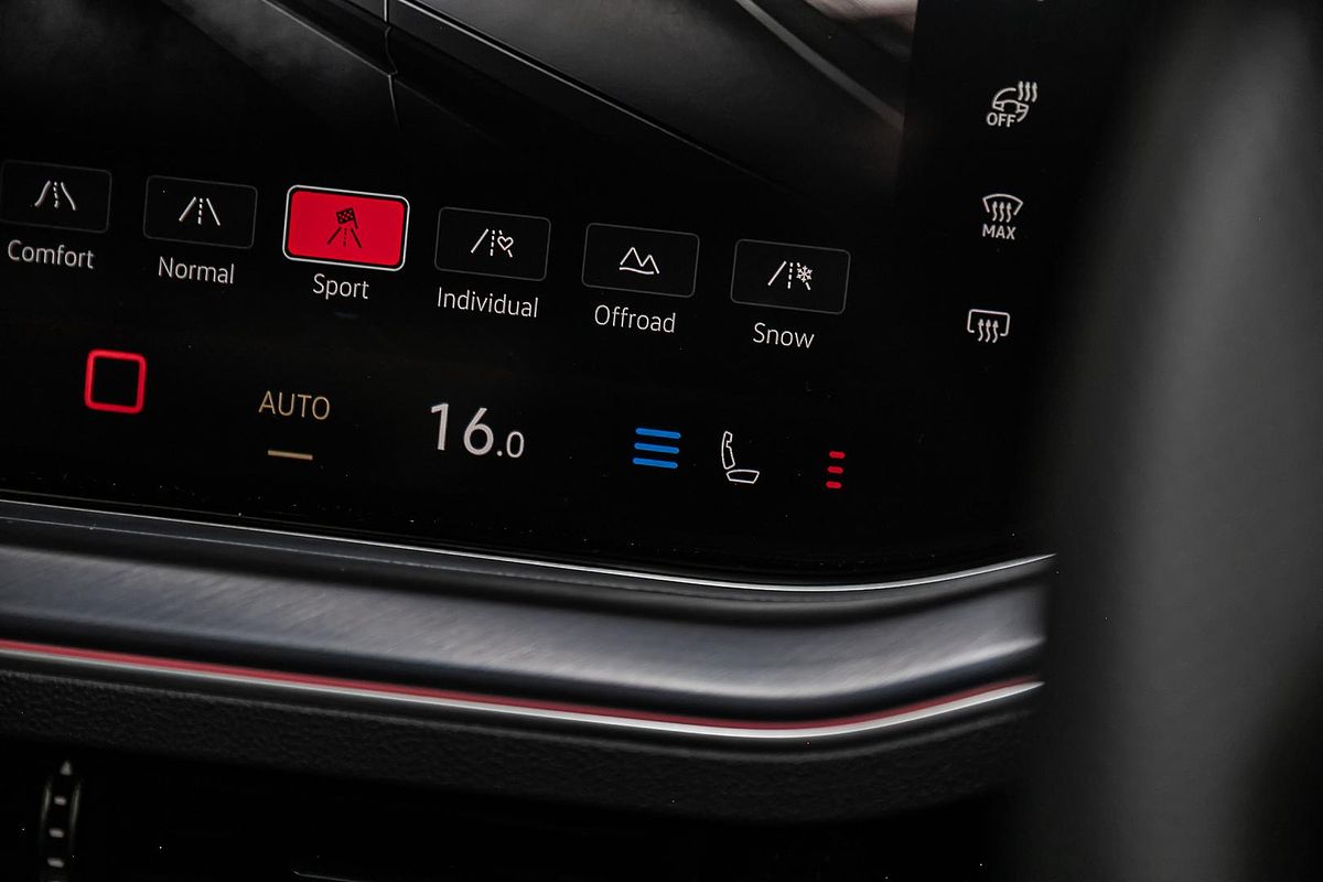 2024 Volkswagen Touareg R RC