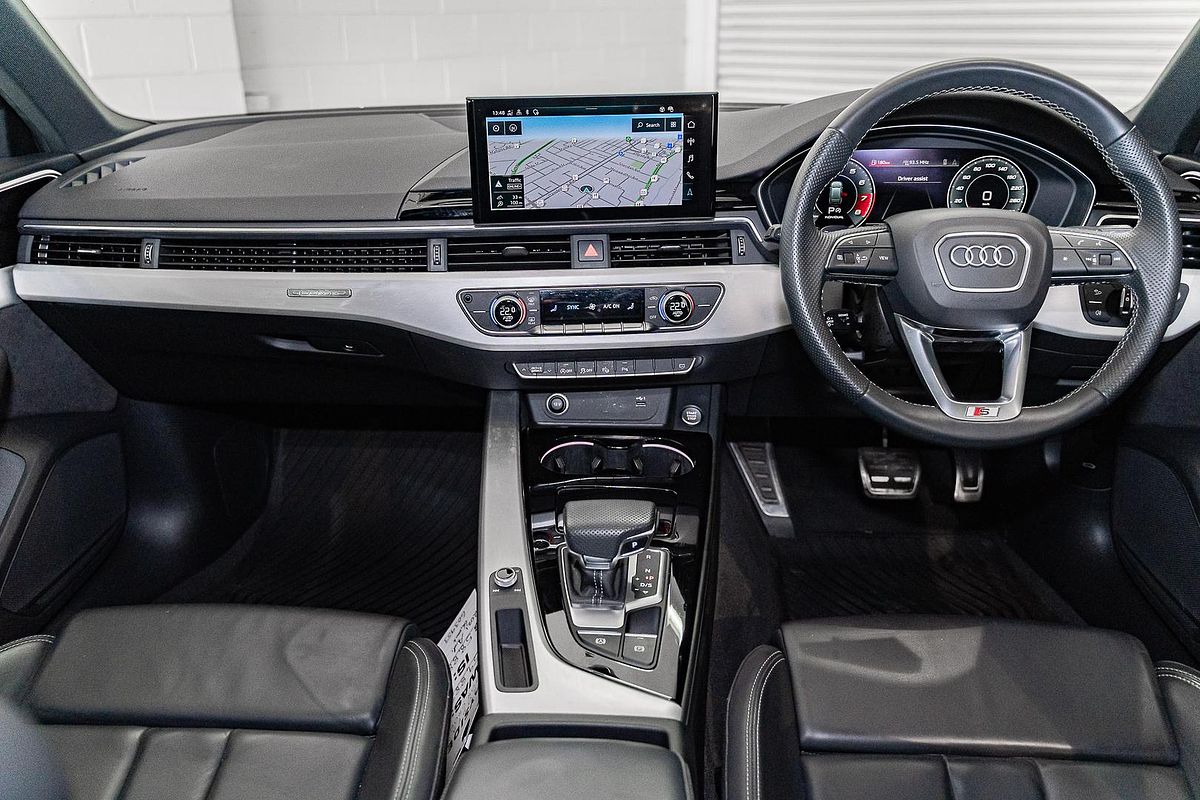 2021 Audi A4 45 TFSI S line B9