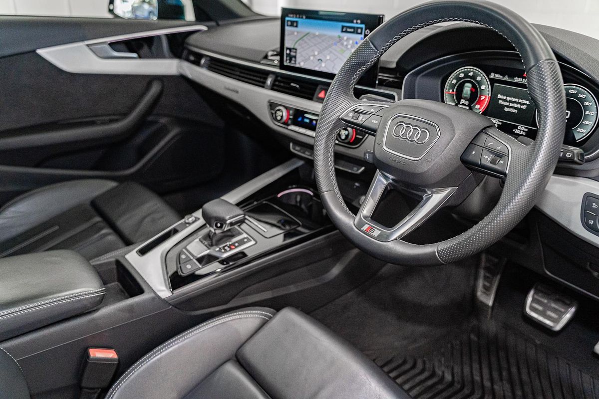 2021 Audi A4 45 TFSI S line B9