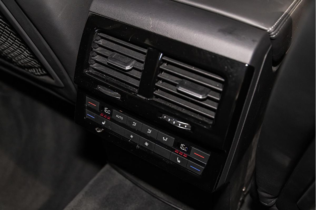 2021 Volkswagen Touareg 210TDI R-Line CR