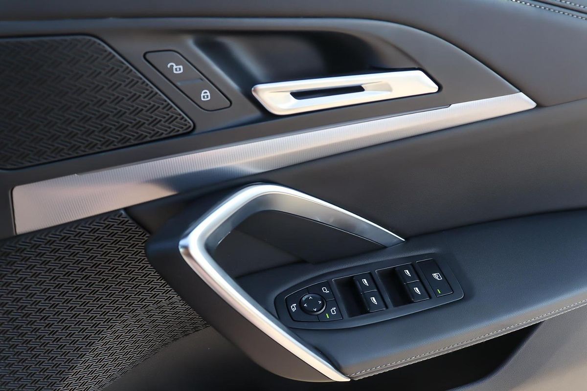 2023 BMW X1 xDrive20i U11