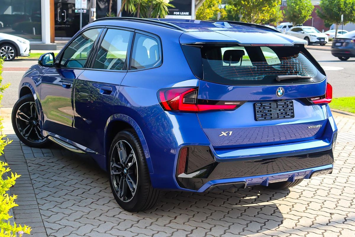 2023 BMW X1 xDrive20i U11