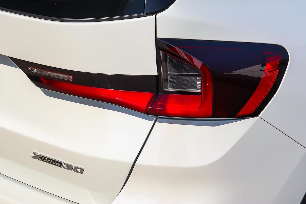 2024 BMW iX1 xDrive30 xLine U11