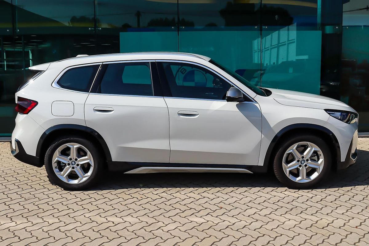 2024 BMW iX1 xDrive30 xLine U11