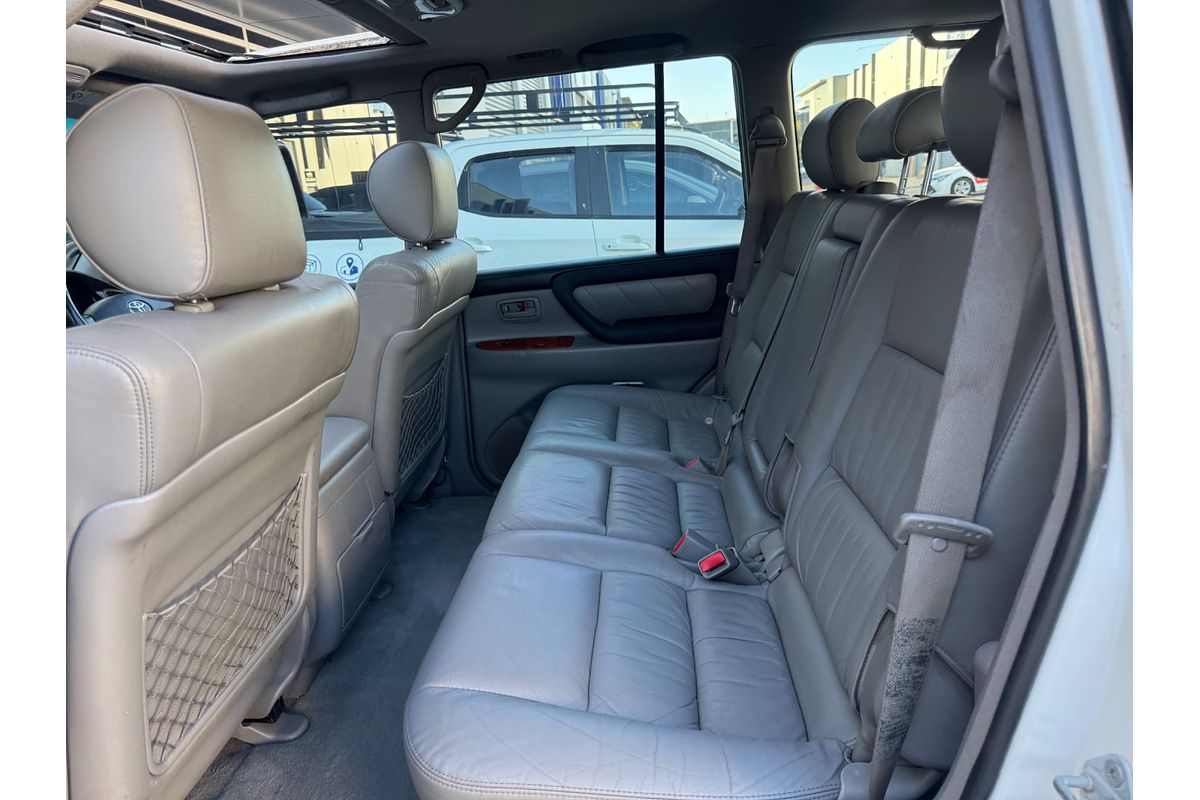 2005 Toyota Landcruiser Sahara UZJ100R