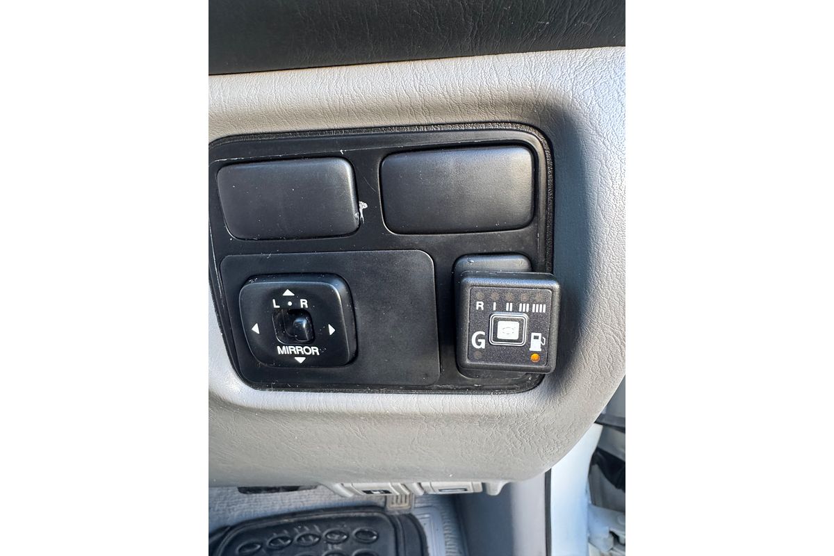 2005 Toyota Landcruiser Sahara UZJ100R