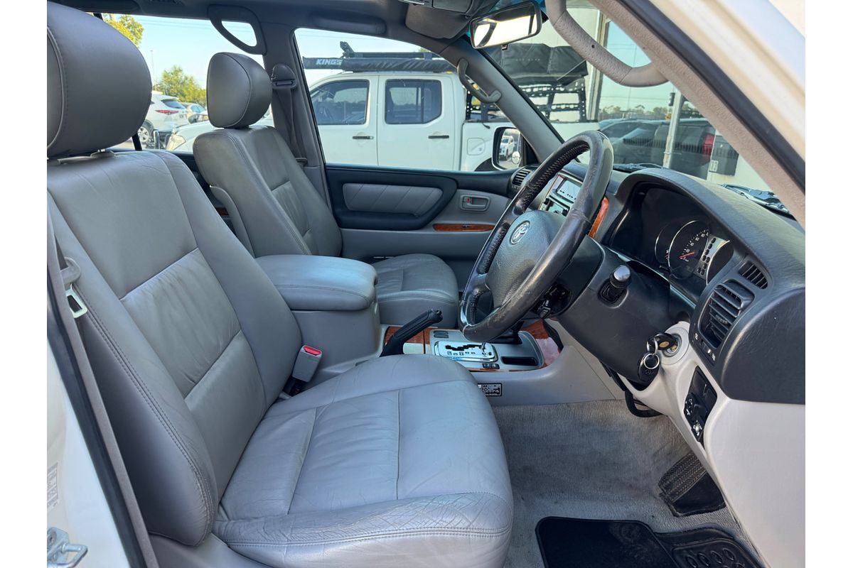 2005 Toyota Landcruiser Sahara UZJ100R