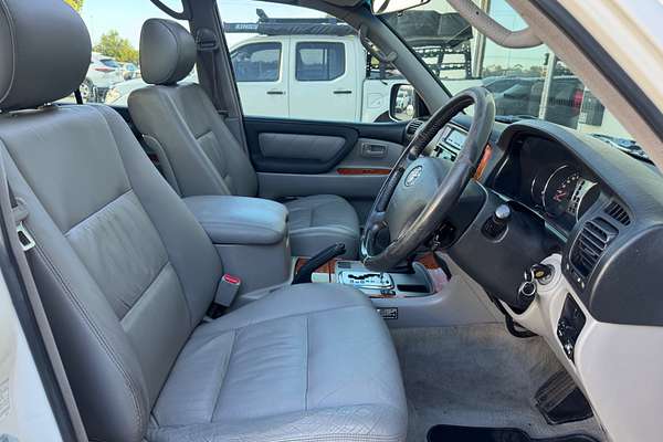 2005 Toyota Landcruiser Sahara UZJ100R