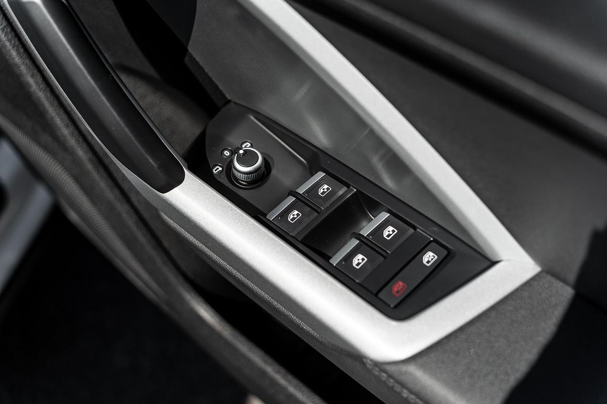 2022 Audi Q3 35 TFSI S Line F3