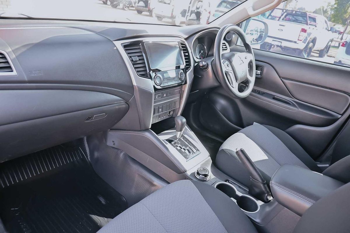 2019 Mitsubishi Triton GLX+ MR 4X4