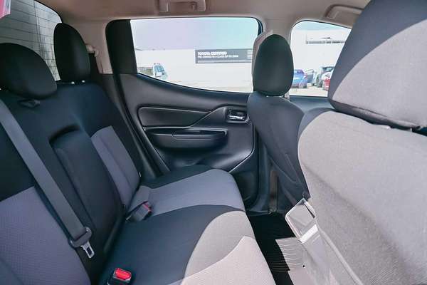 2019 Mitsubishi Triton GLX+ MR 4X4