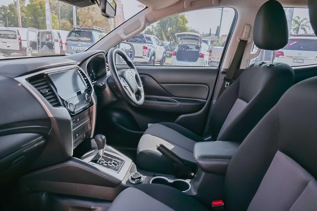 2019 Mitsubishi Triton GLX+ MR 4X4