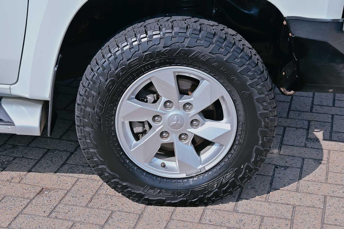 2019 Mitsubishi Triton GLX+ MR 4X4