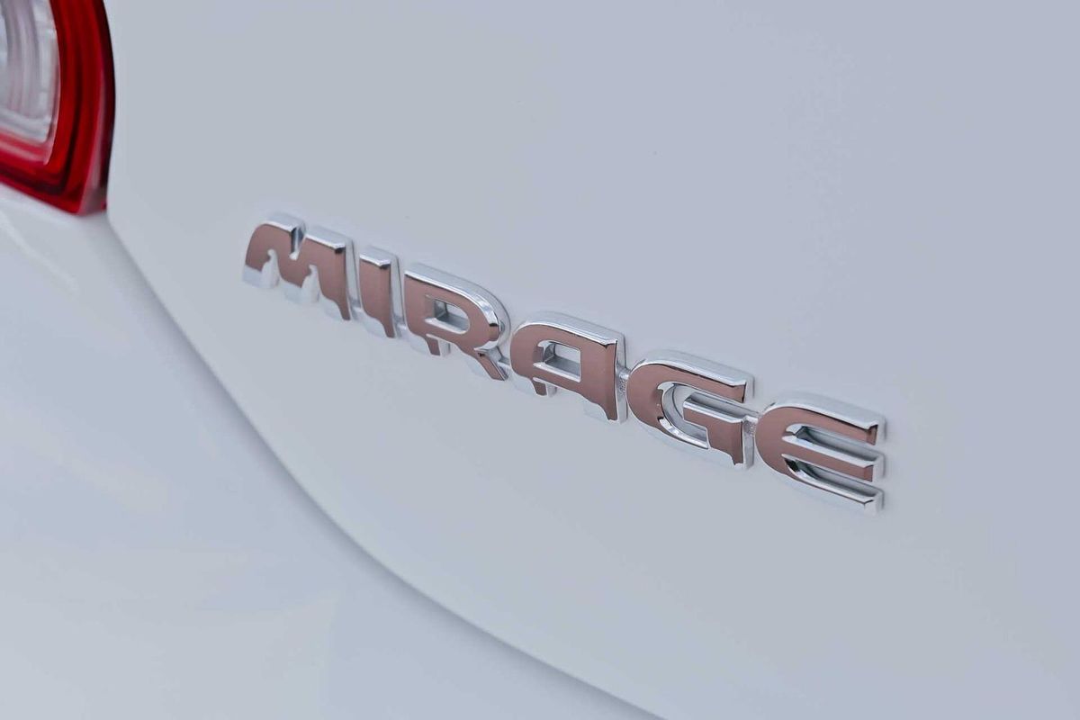 2021 Mitsubishi Mirage ES LB