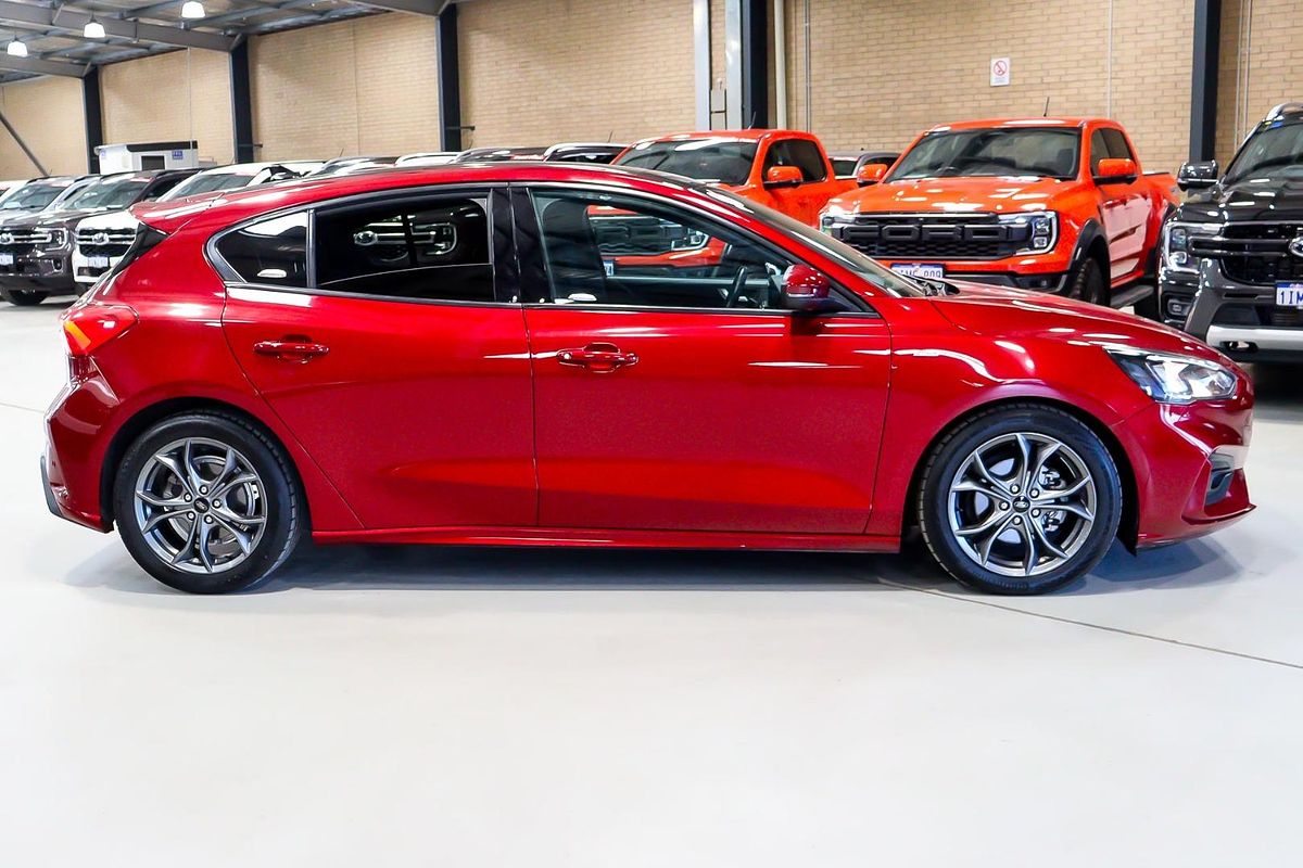 2018 Ford Focus ST-Line SA