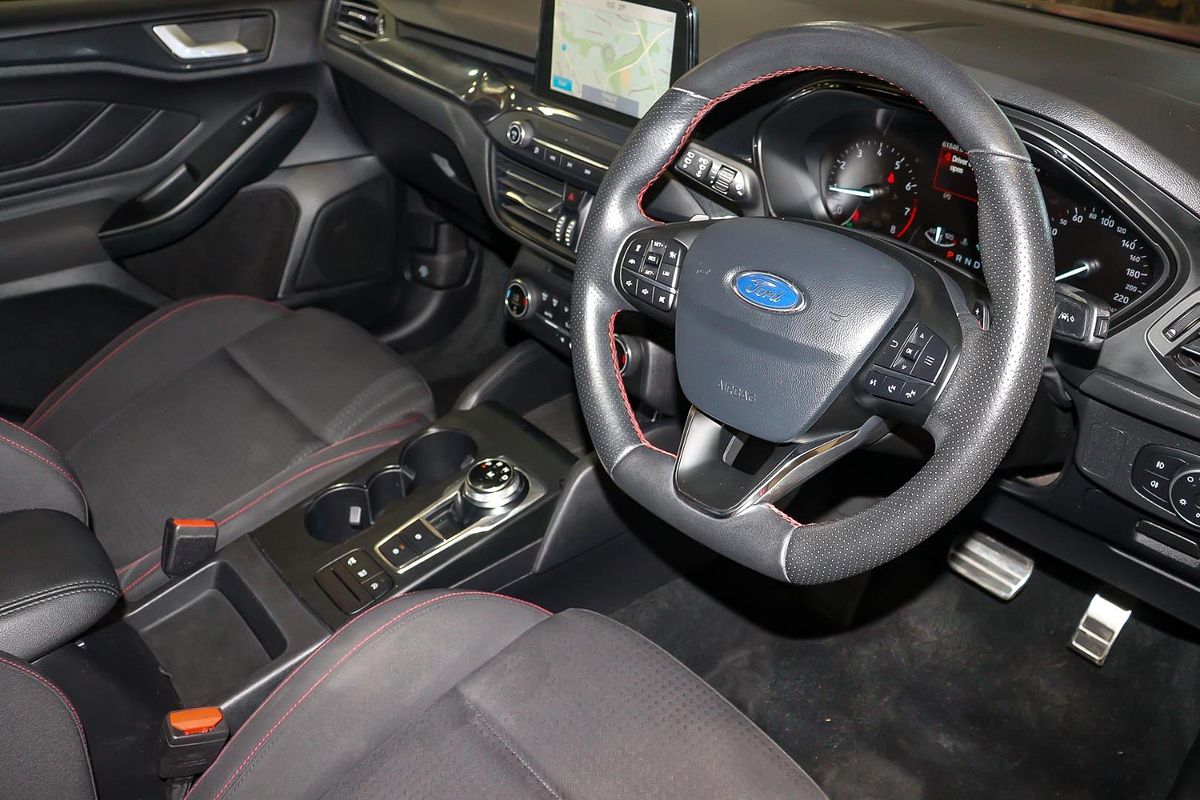 2018 Ford Focus ST-Line SA