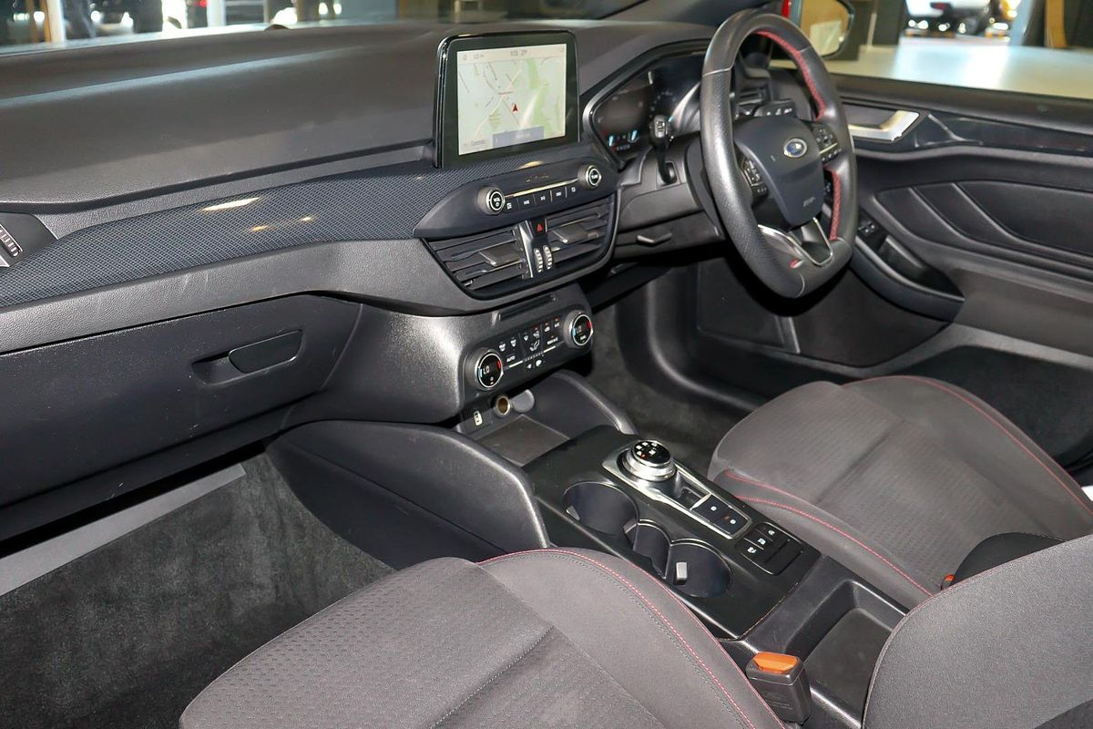 2018 Ford Focus ST-Line SA