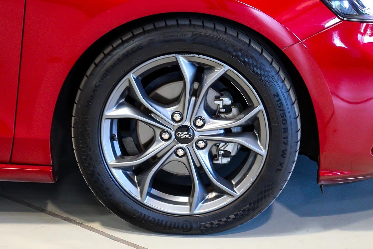 2018 Ford Focus ST-Line SA