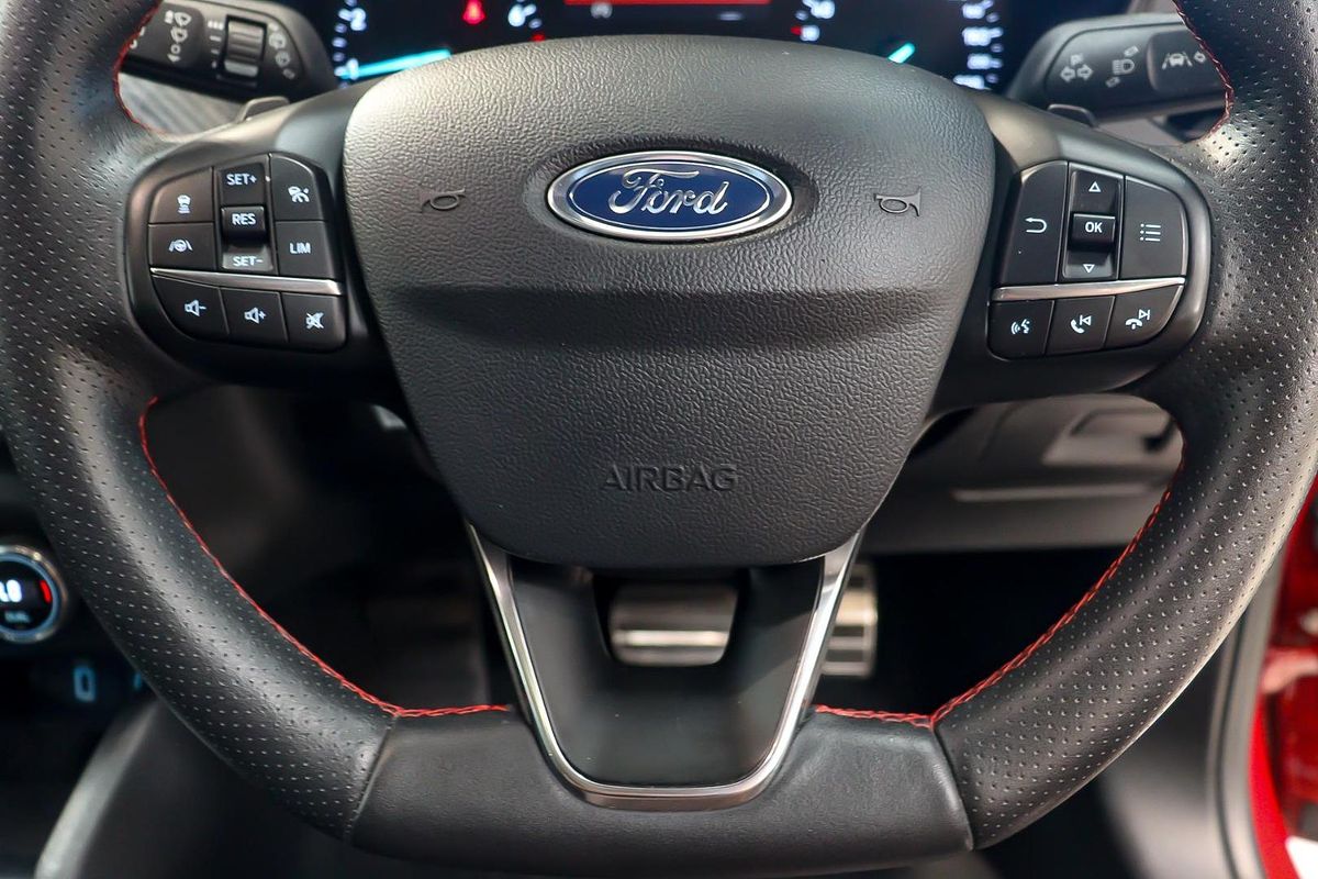 2018 Ford Focus ST-Line SA