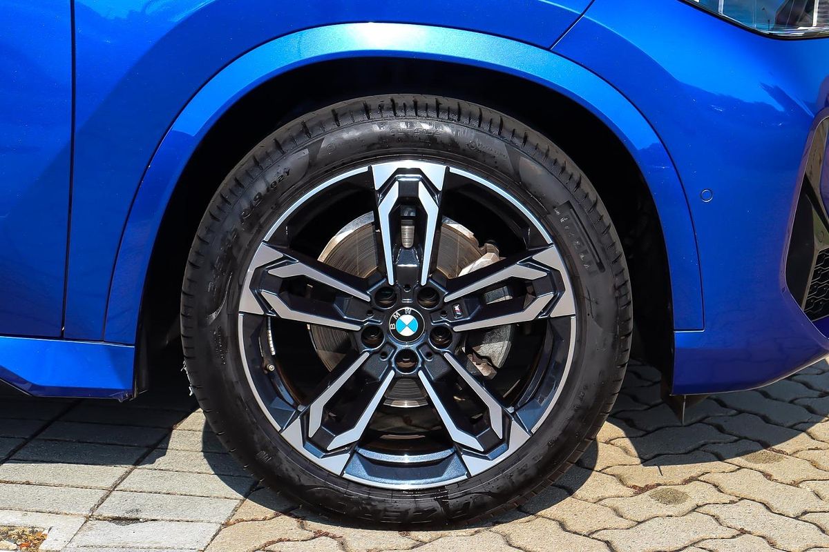 2023 BMW X1 xDrive20i U11
