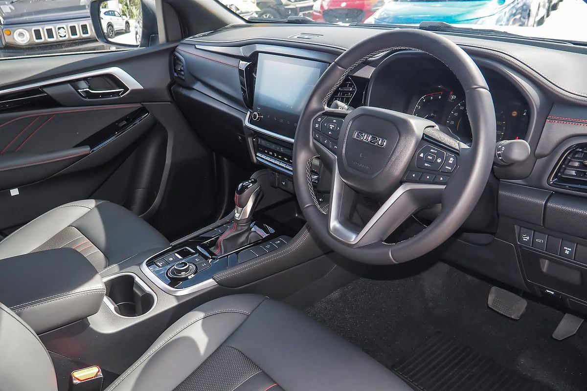 2025 Isuzu MU-X X-TERRAIN