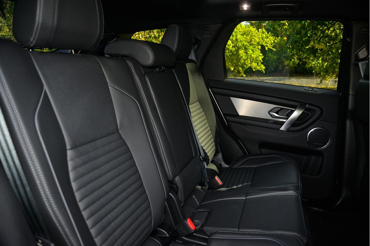 2024 Land Rover Discovery Sport P250 Dynamic SE L550