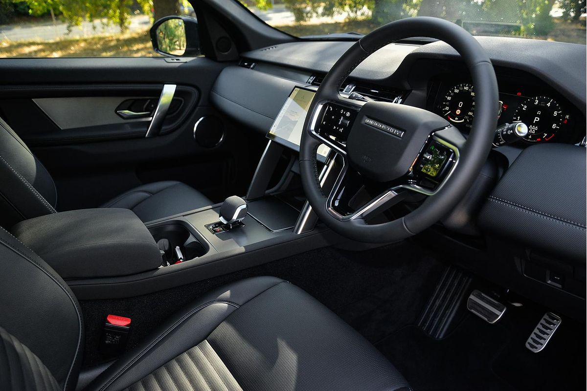 2024 Land Rover Discovery Sport P250 Dynamic SE L550